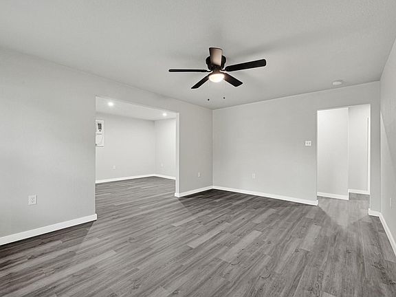4th image of 10609 Murr Way