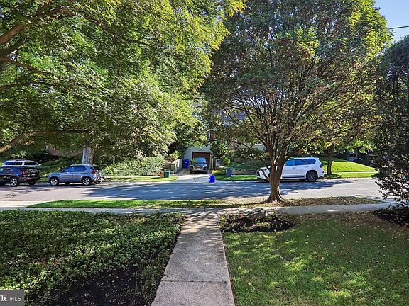 4th image of 4622 Woodfield Rd