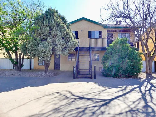 1202 NE Aspen Dr #A Photo 1