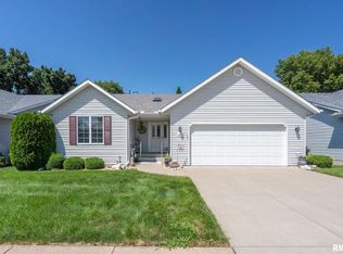 2013 Villa Pines Cir, Carbon Cliff, IL 61239