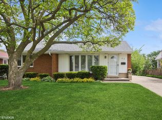 43 N Mount Prospect Rd, Des Plaines, IL 60016