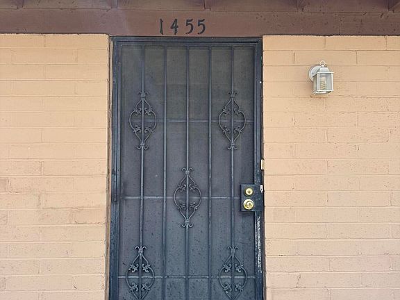 2nd image of 1455 W Roger Rd