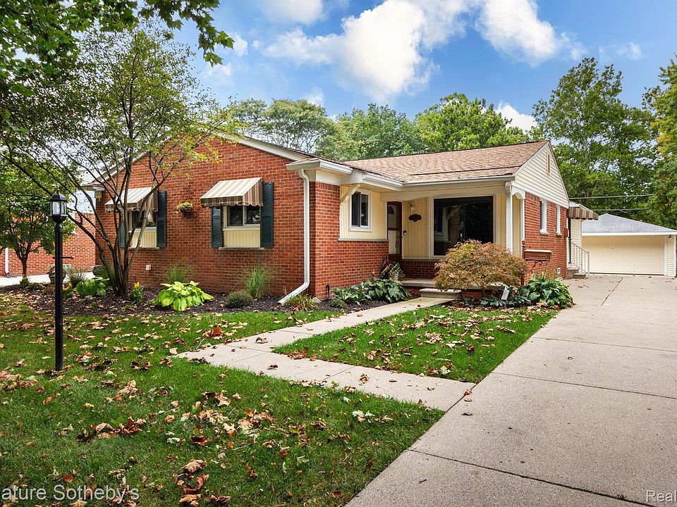 1st image of 17133 Dolores St