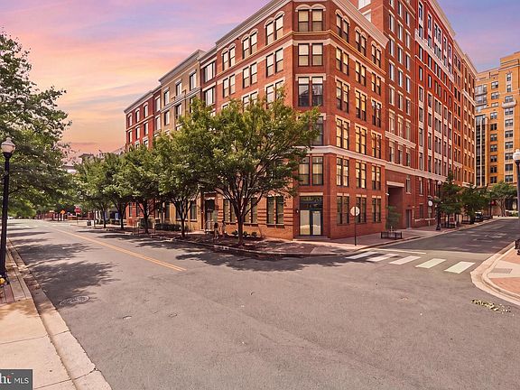 2nd image of 1201 N Garfield St APT 114