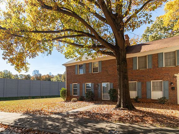 4th image of 3317 Regents Park Ln Unit C