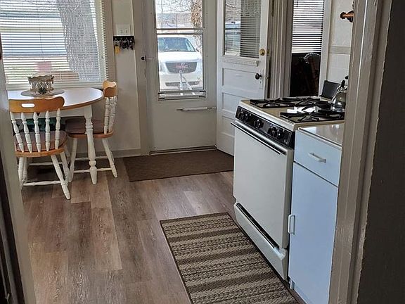 5th image of 185 Chicago St