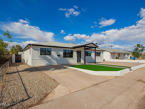 3rd image of 3044 W DAHLIA Drive