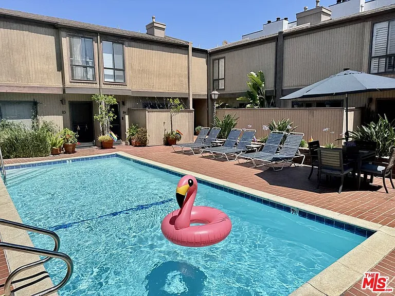 853 Larrabee St #6 — Photo 9