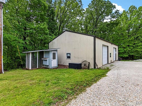 4th image of 138 Royal Dr