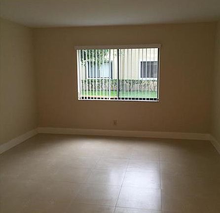 4th image of 430 Lakeview Dr APT 104