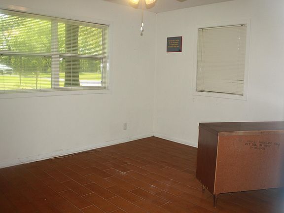 4th image of 638 Rowland Dr