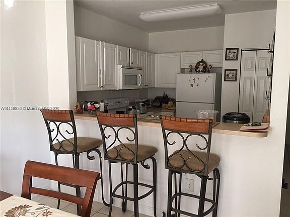 4th image of 3375 NE 15th Dr Unit 101-12