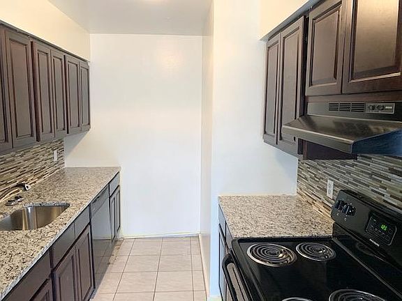 5th image of 451 Highland Ave APT E3