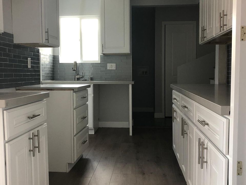 1st image of 1775 N Oxford Ave