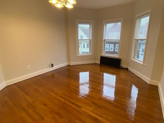 4th image of 49 Copeland St #3