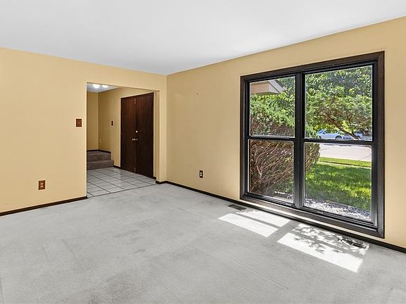 3rd image of 12787 Parkway Estates Dr