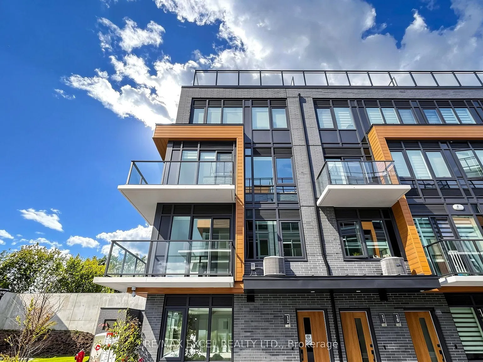 3 bed, $3,000 — Photo 2