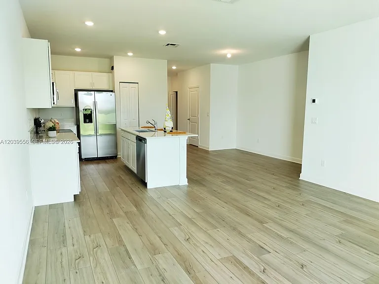 654 SE Lake Falls St #654 — Photo 6