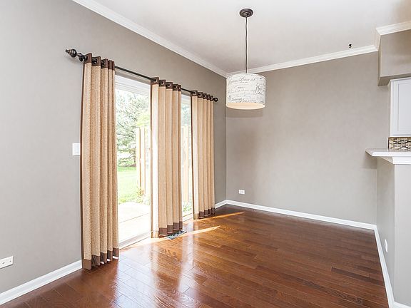 4th image of 1017 Woodview Ct