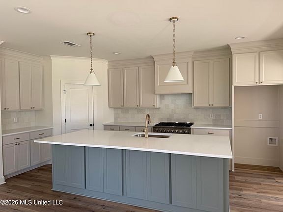 4th image of 505 Fusion St