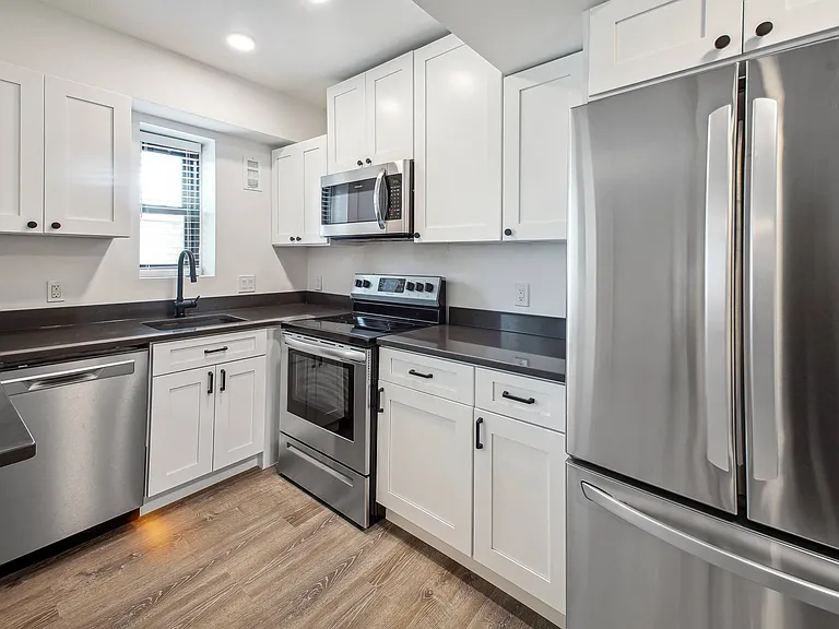 Prince Georges Apartments — Photo 15