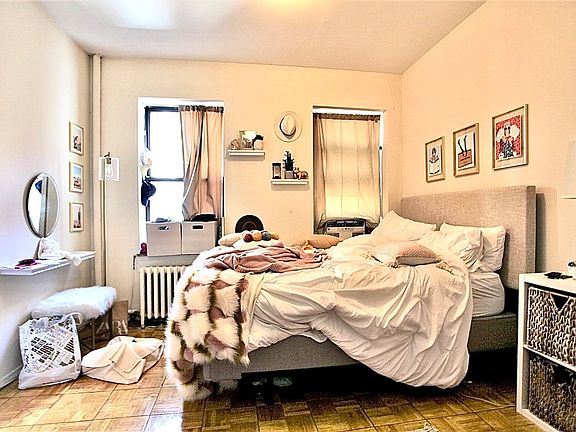 3rd image of 17 Saint Marks Pl #10SL