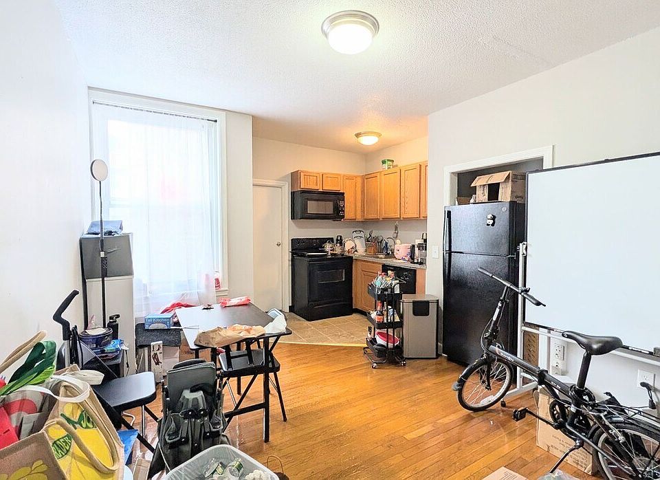1st image of 1147 Commonwealth Ave #12
