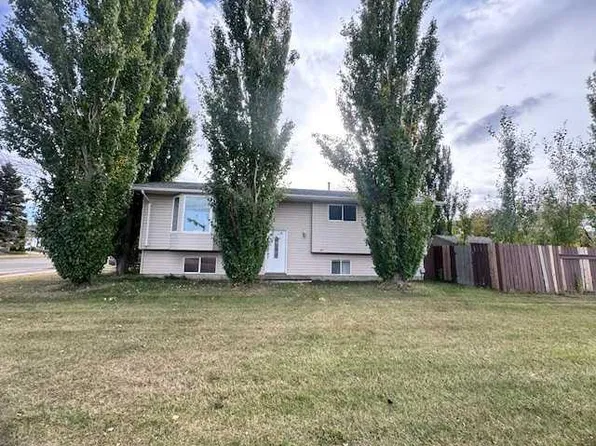 3512 N 57th Ave, Lloydminster, AB T9V 1S7