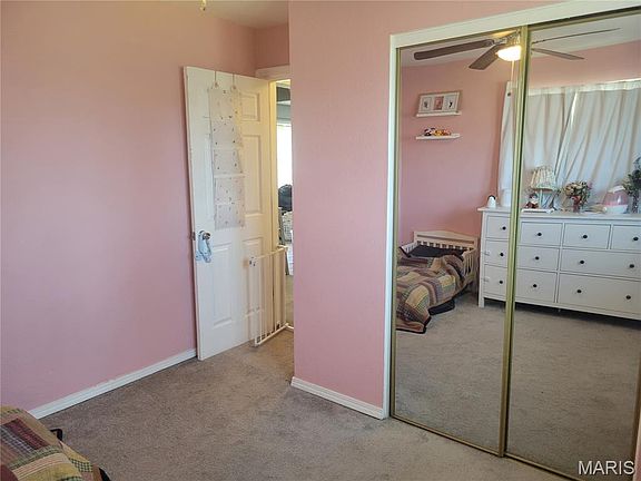 5th image of 600 S Old Saint Louis Rd