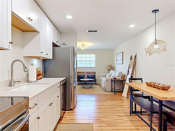 3rd image of 202 Peacock Ln #B