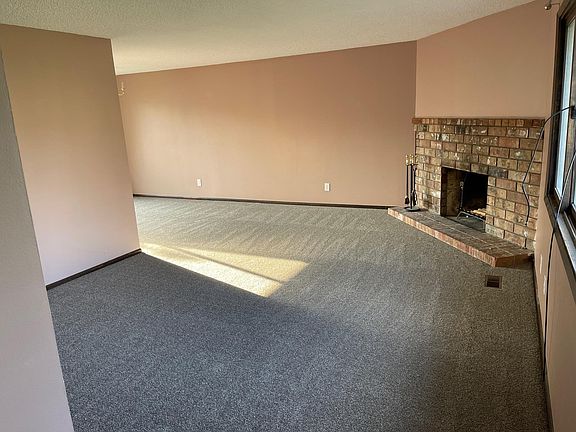 2nd image of 11812 N Wall St