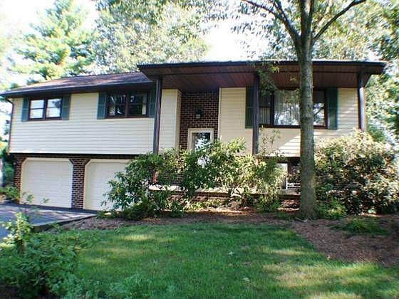 2nd image of 14 Chestnut Dr