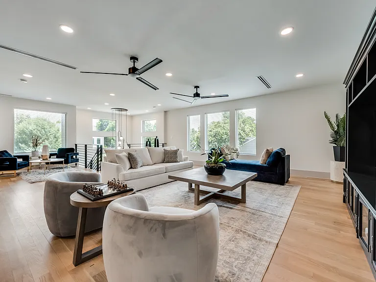 4528 W Amherst Ave — Photo 17