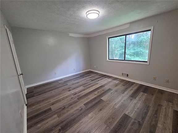 2nd image of 5034 Cherokee Ct