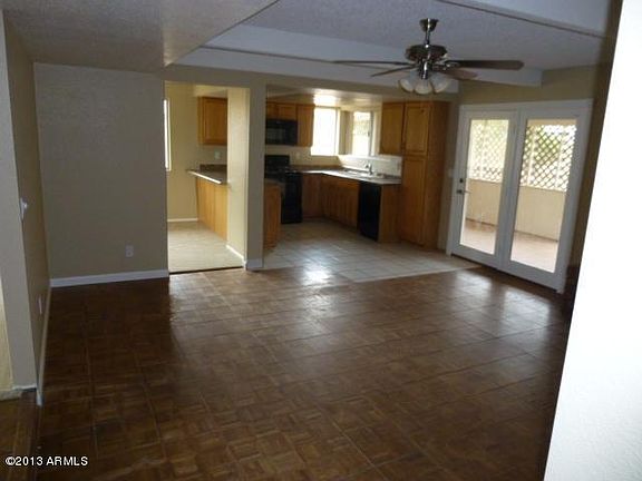 4th image of 715 N Linden Cir
