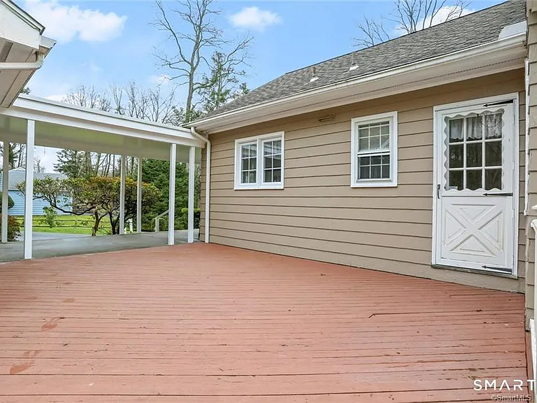 501 Lambert Rd — Photo 19