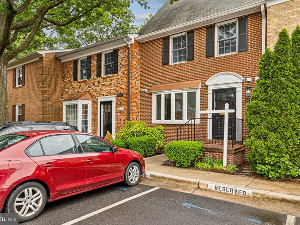 2649 Centennial Ct, Alexandria, VA 22311