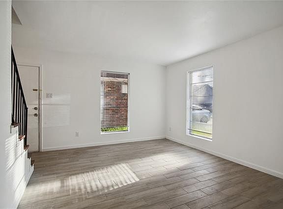 3rd image of 424 Deckbar Ave #D