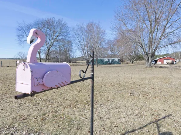 N3813 5th Dr, Oxford, WI 53952