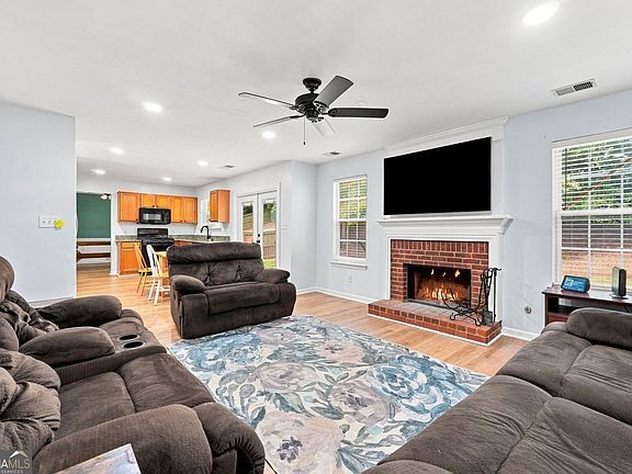 4th image of 4347 Sentinel Pl NW