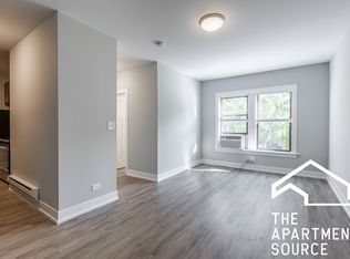 704 W Brompton Ave #11, Chicago, IL 60657