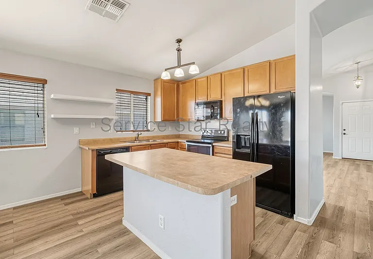 4601 N 123rd Dr — Photo 4