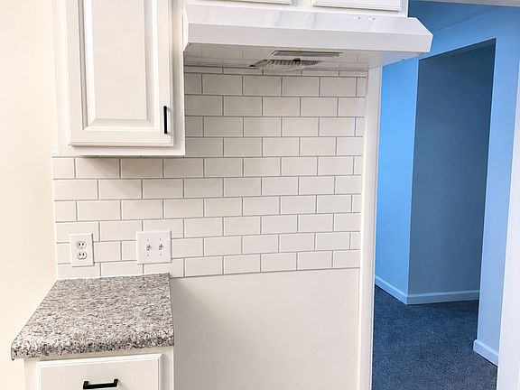 4th image of 22840 Piper Ave