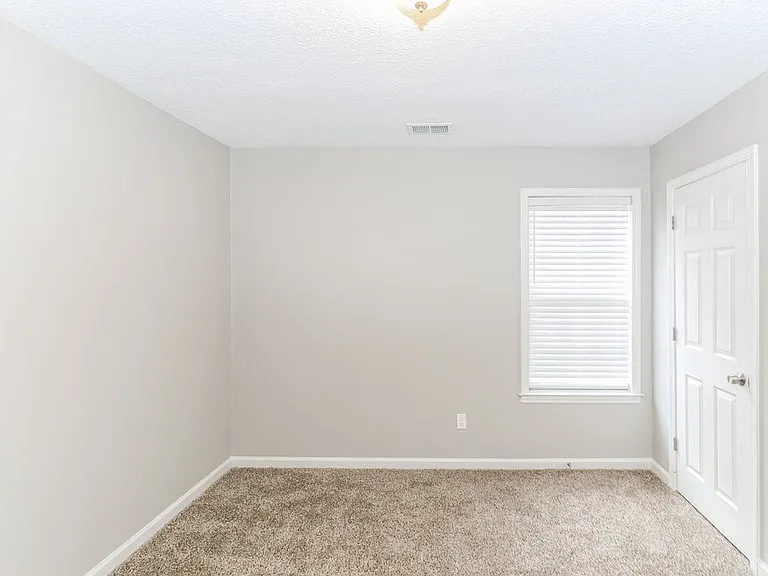 5896 Pipers Green Ln — Photo 13