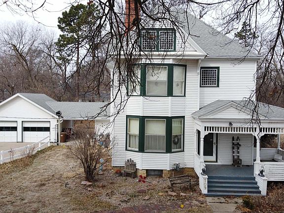 4th image of 109 Cayuga St