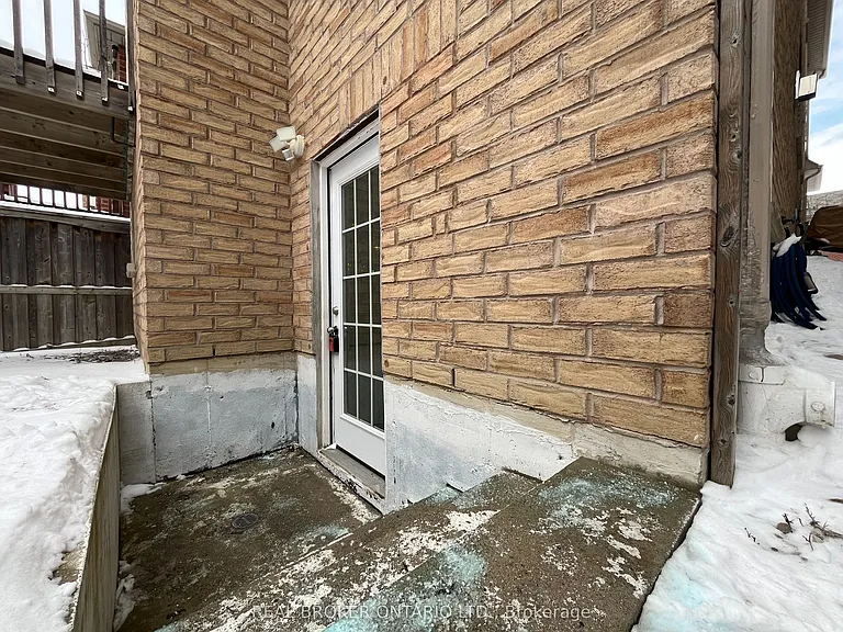 7 Robert Green Cres #BASEMENT — Photo 9