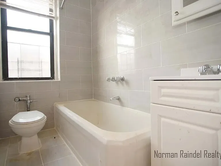 8223 Bay Pkwy #B-1 — Photo 32