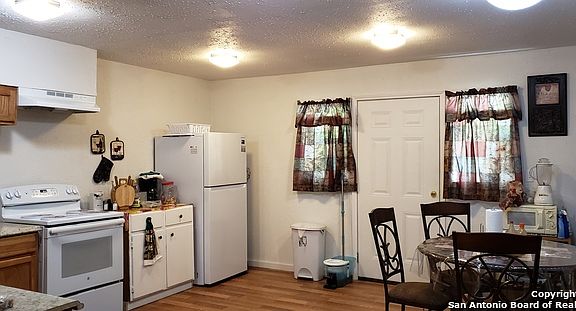 3rd image of 418 E Formosa Blvd