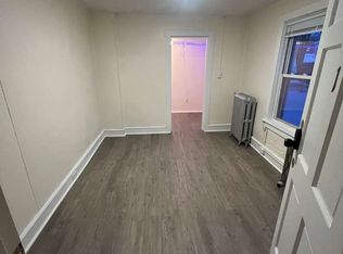 215 S 4th St #2-R, Reading, PA 19602