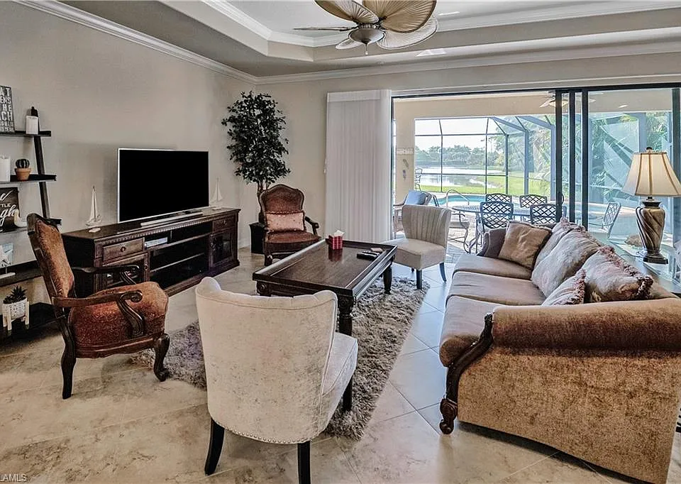 9215 Veneto Ln